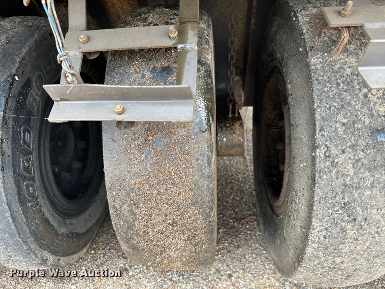 image for item NQ9588 2006 Ingersoll Rand  PT-125R pneumatic roller