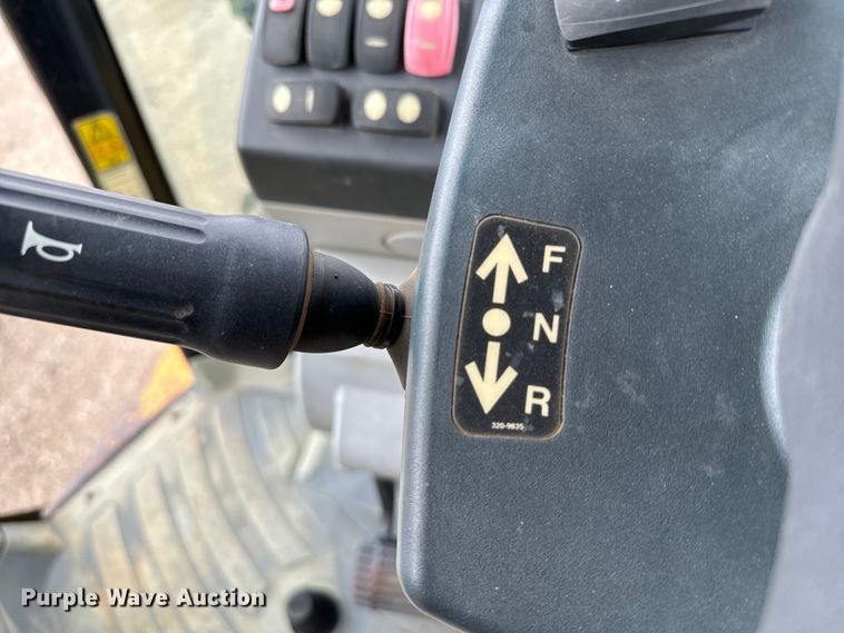 image for item NQ9589 2013 Caterpillar  420F IT backhoe