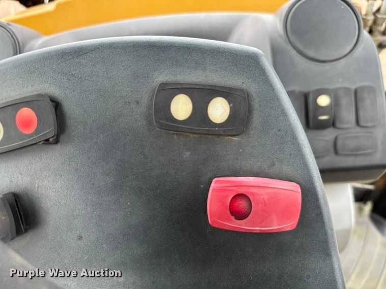 image for item NQ9589 2013 Caterpillar  420F IT backhoe