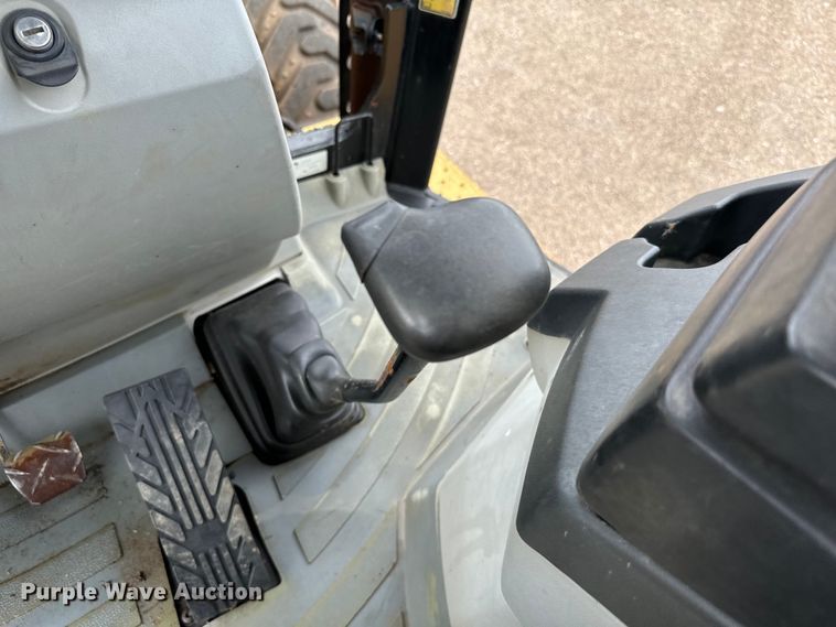 image for item NQ9589 2013 Caterpillar  420F IT backhoe