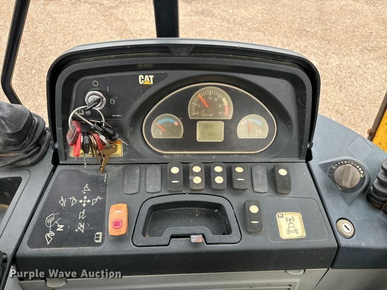 image for item NQ9589 2013 Caterpillar  420F IT backhoe