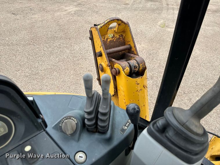 image for item NQ9589 2013 Caterpillar  420F IT backhoe