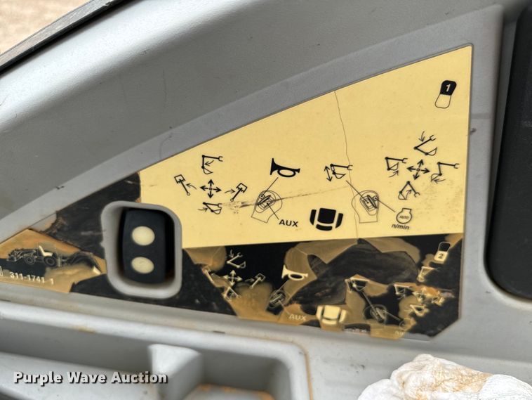 image for item NQ9589 2013 Caterpillar  420F IT backhoe