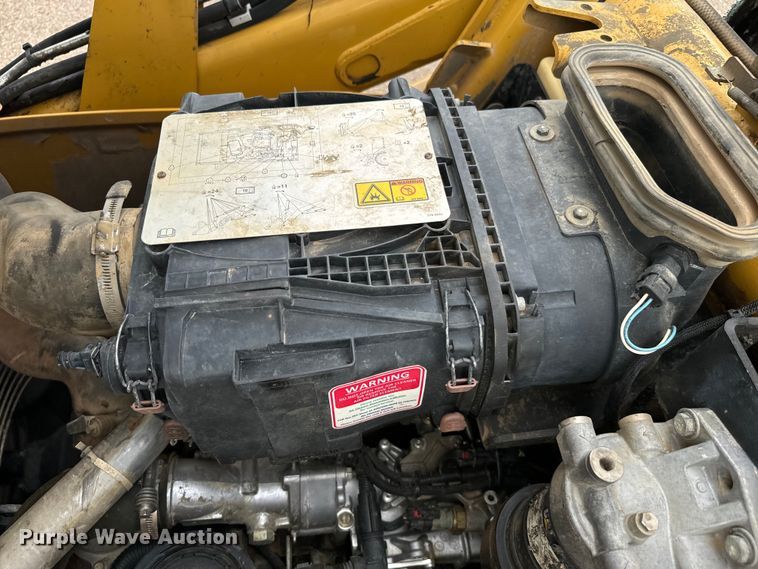 image for item NQ9589 2013 Caterpillar  420F IT backhoe