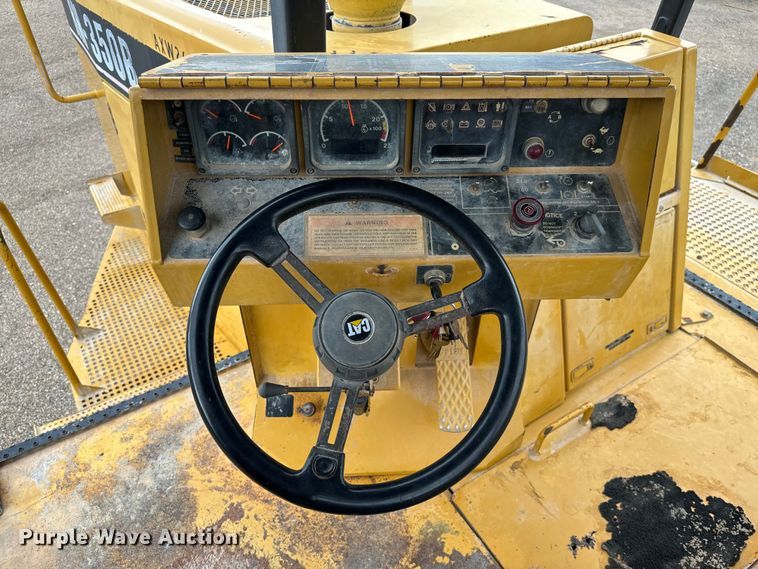 image for item NQ9590 2004 Caterpillar  RM-350B reclaimer