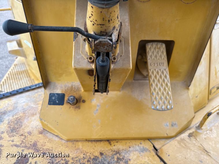 image for item NQ9590 2004 Caterpillar  RM-350B reclaimer