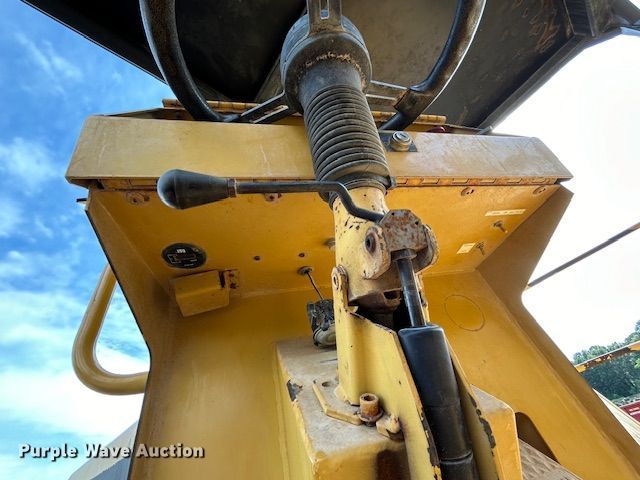 image for item NQ9590 2004 Caterpillar  RM-350B reclaimer