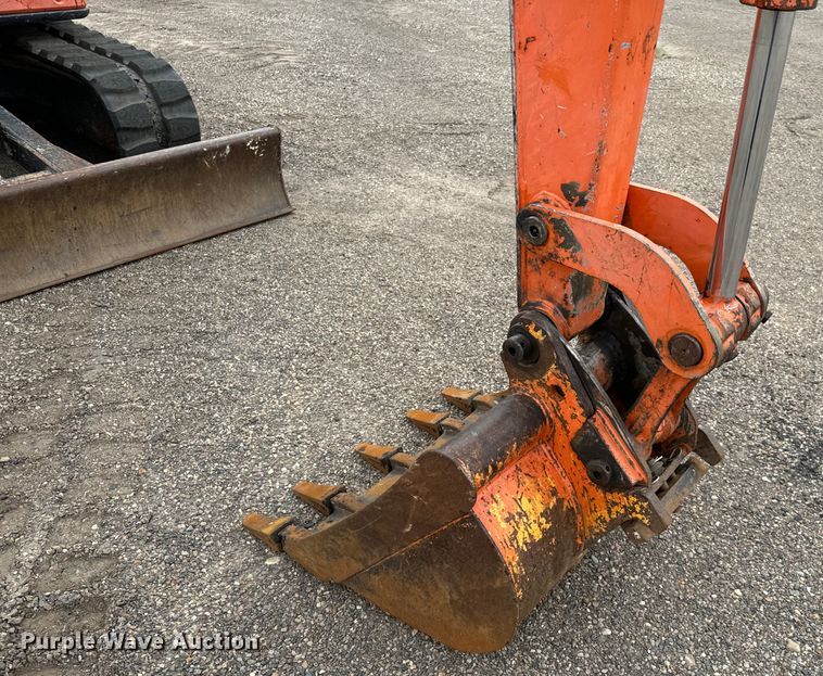 image for item NQ9592 2008 Hitachi  ZX60USBNA-3 mini excavator