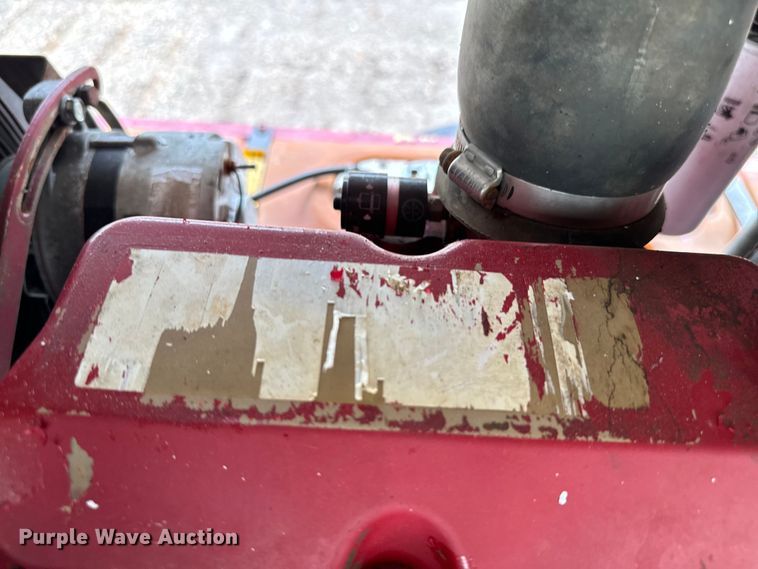 image for item NQ9593 1994 Chicago Pneunmatic  185 air compressor