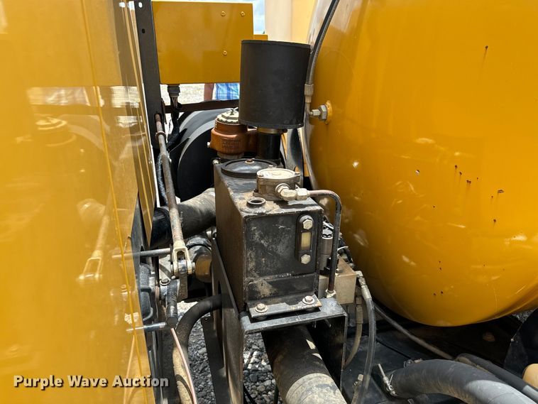 image for item NQ9602 2015 Vermeer VX50-800 vacuum excavator