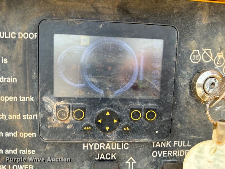 image for item NQ9602 2015 Vermeer VX50-800 vacuum excavator