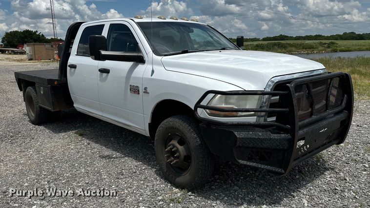 image for item NQ9607 2012 Dodge Ram 3500 Crew Cab flatbed pickup truck