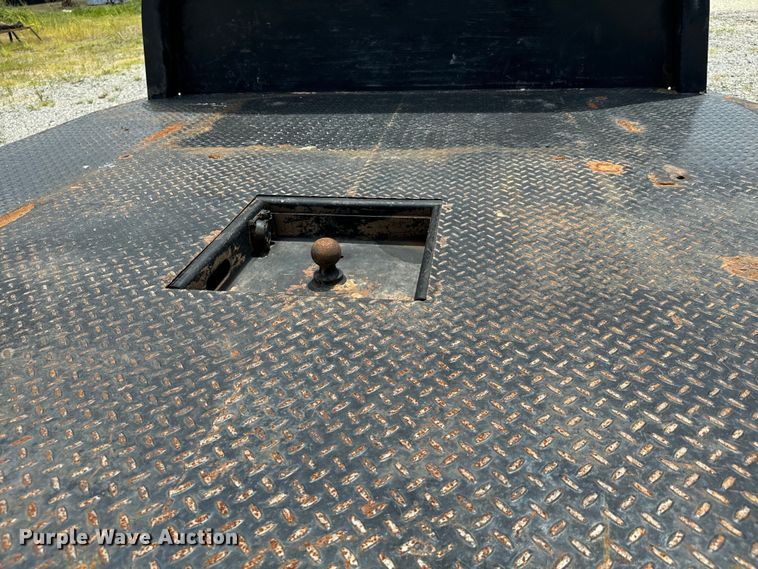 image for item NQ9607 2012 Dodge Ram 3500 Crew Cab flatbed pickup truck