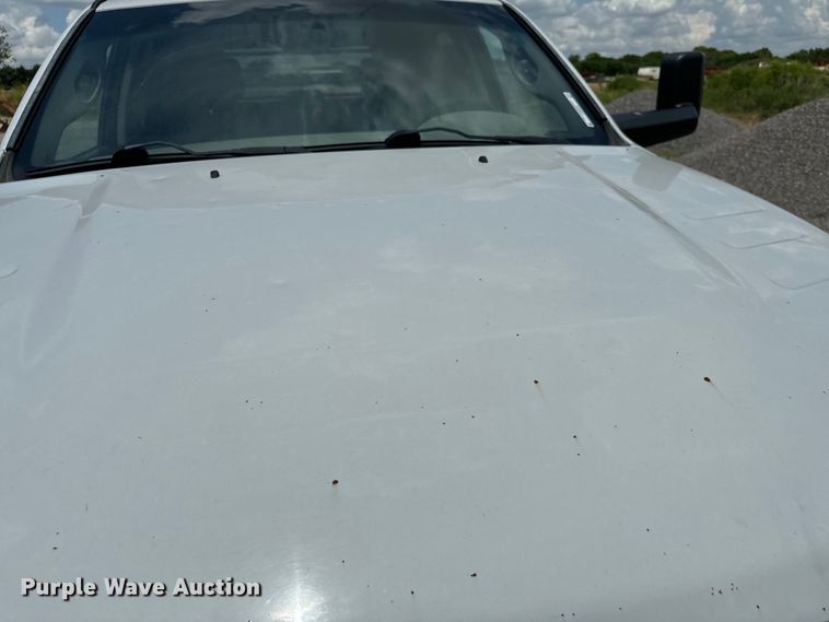 image for item NQ9607 2012 Dodge Ram 3500 Crew Cab flatbed pickup truck