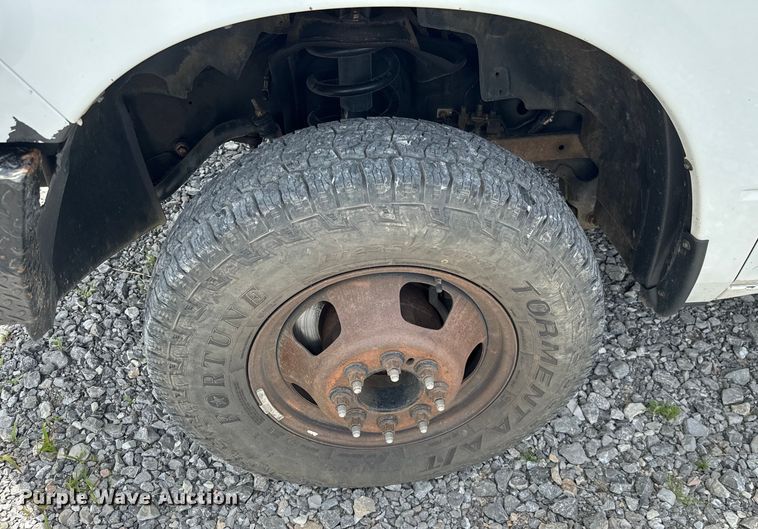 image for item NQ9607 2012 Dodge Ram 3500 Crew Cab flatbed pickup truck