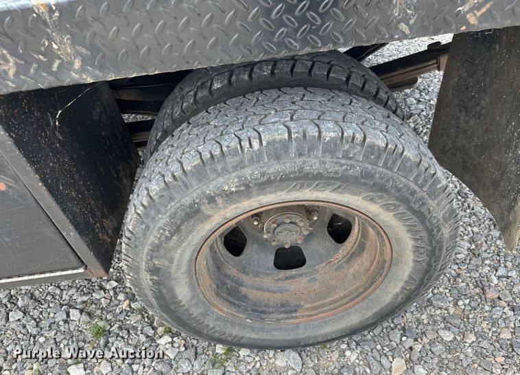 image for item NQ9607 2012 Dodge Ram 3500 Crew Cab flatbed pickup truck