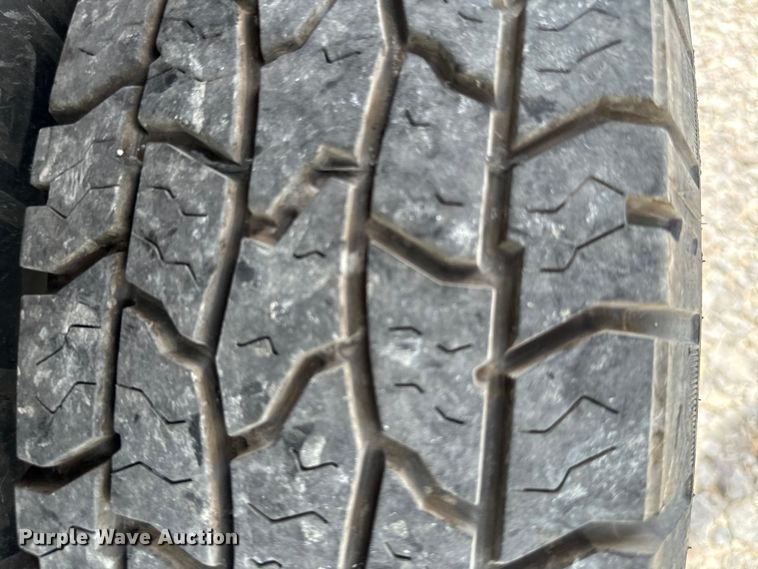 image for item NQ9607 2012 Dodge Ram 3500 Crew Cab flatbed pickup truck