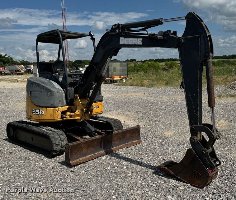 image for item NQ9608 2012 John Deere 35D mini excavator