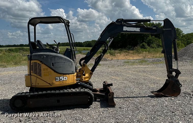 image for item NQ9608 2012 John Deere 35D mini excavator