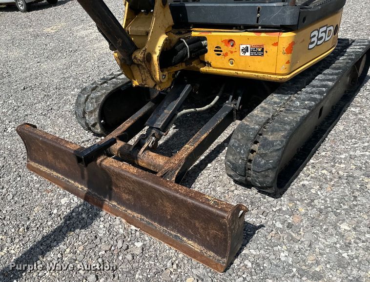 image for item NQ9608 2012 John Deere 35D mini excavator