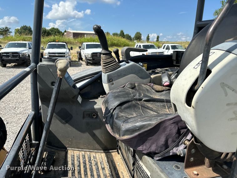 image for item NQ9608 2012 John Deere 35D mini excavator