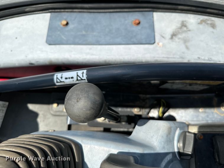 image for item NQ9608 2012 John Deere 35D mini excavator