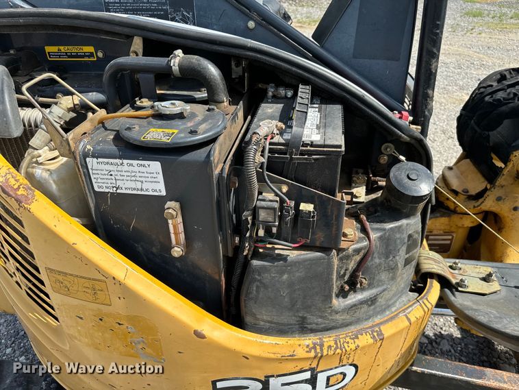 image for item NQ9608 2012 John Deere 35D mini excavator