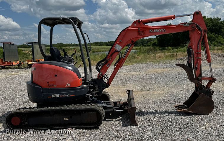 image for item NQ9612 2012 Kubota U35S2 mini excavator