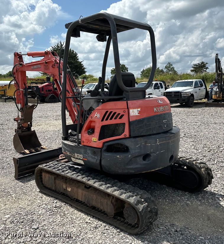 image for item NQ9612 2012 Kubota U35S2 mini excavator