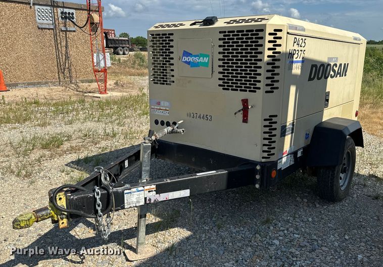 image for item NQ9614 2015 Doosan P425 air compressor