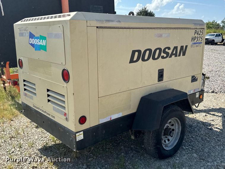 image for item NQ9614 2015 Doosan P425 air compressor