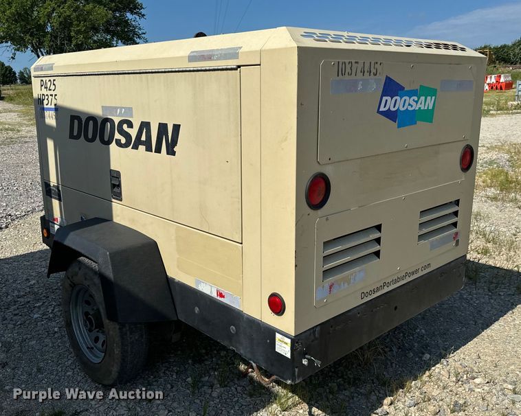 image for item NQ9614 2015 Doosan P425 air compressor