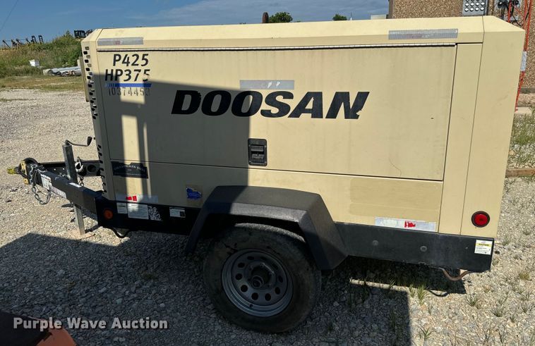 image for item NQ9614 2015 Doosan P425 air compressor