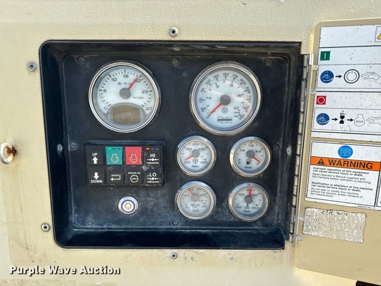 image for item NQ9614 2015 Doosan P425 air compressor