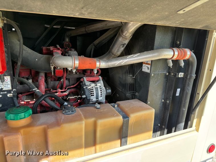 image for item NQ9614 2015 Doosan P425 air compressor