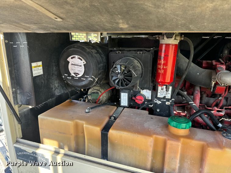 image for item NQ9614 2015 Doosan P425 air compressor