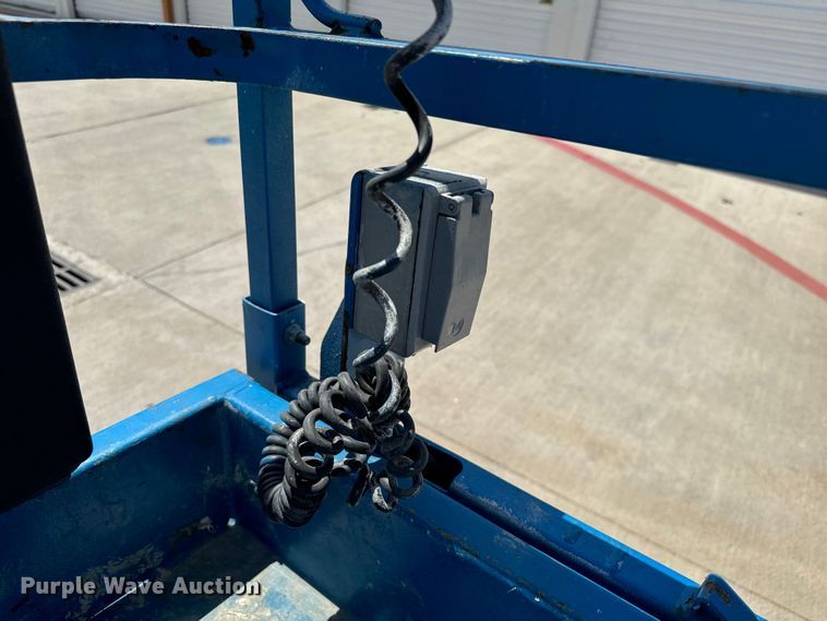 image for item NQ9617 2015 Genie GS-1930 scissor lift