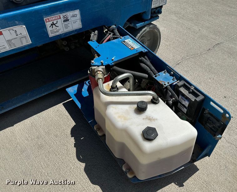 image for item NQ9617 2015 Genie GS-1930 scissor lift