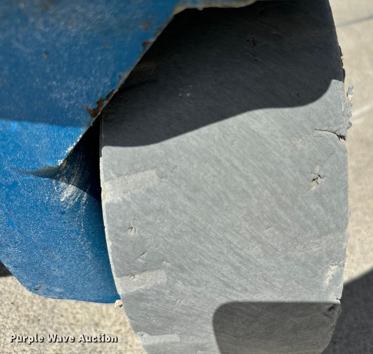 image for item NQ9617 2015 Genie GS-1930 scissor lift