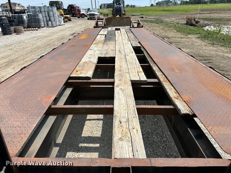 image for item NR9953 1990 Trail King  equipment trailer