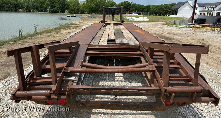 image for item NR9953 1990 Trail King  equipment trailer