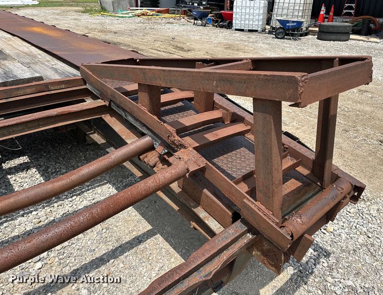 image for item NR9953 1990 Trail King  equipment trailer