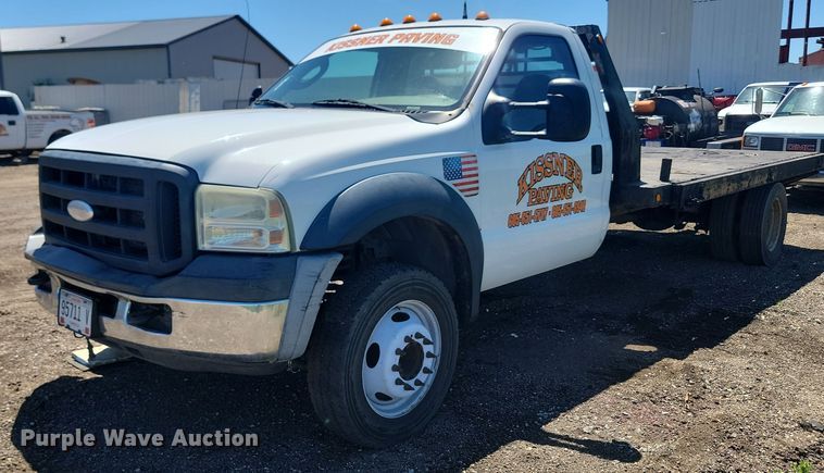 image for item NZ9923 2007 Ford  F450 Super Duty flatbed truck