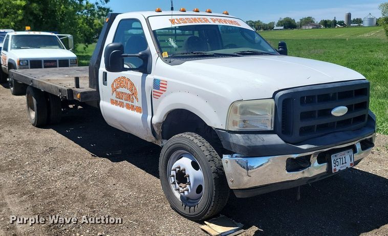 image for item NZ9923 2007 Ford  F450 Super Duty flatbed truck