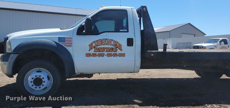 image for item NZ9923 2007 Ford  F450 Super Duty flatbed truck