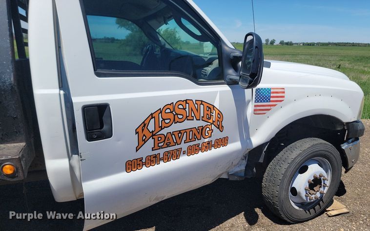 image for item NZ9923 2007 Ford  F450 Super Duty flatbed truck