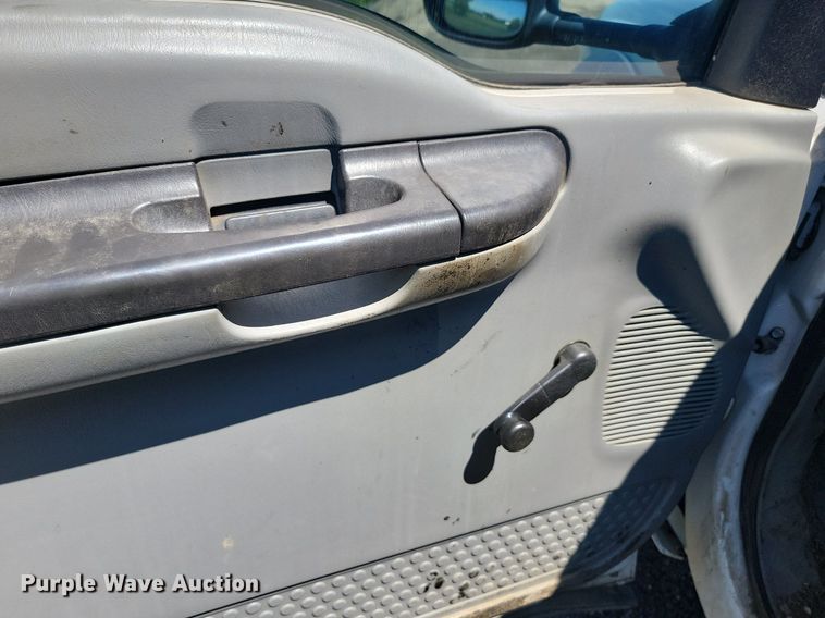 image for item NZ9923 2007 Ford  F450 Super Duty flatbed truck