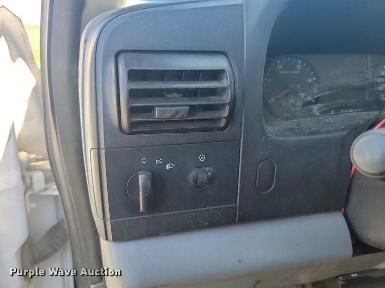 image for item NZ9923 2007 Ford  F450 Super Duty flatbed truck