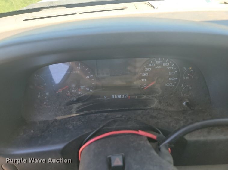 image for item NZ9923 2007 Ford  F450 Super Duty flatbed truck