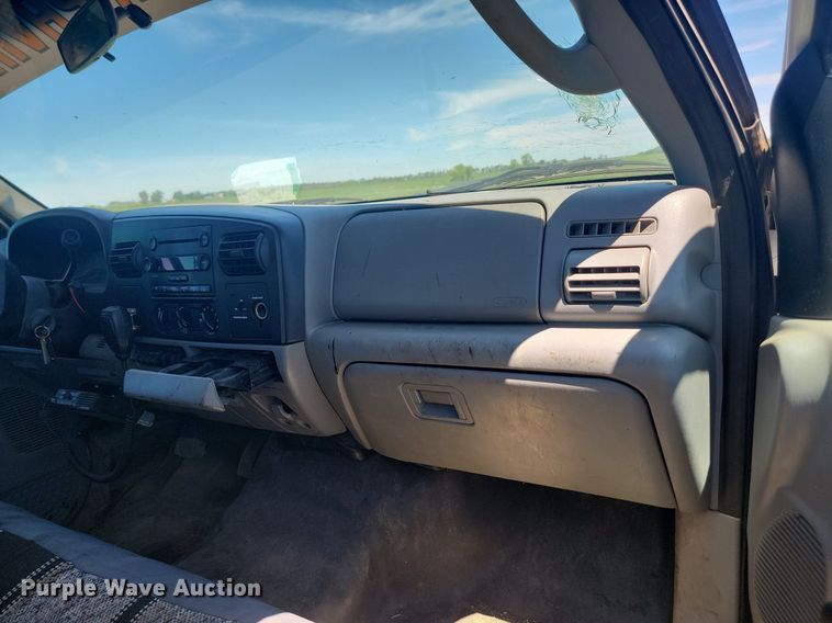 image for item NZ9923 2007 Ford  F450 Super Duty flatbed truck